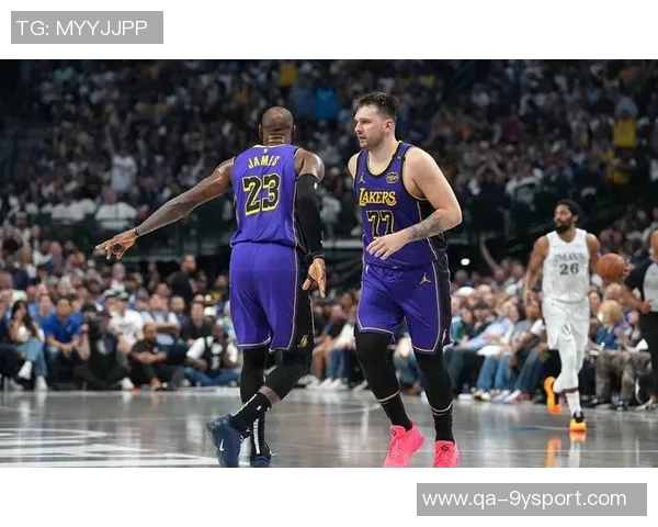 杨毅分析湖人战术选择认为詹姆斯影响东契奇表现宁愿全力支持东契奇